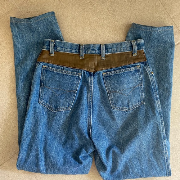 Vintage High Waist Mom Jeans - Picture 3 of 6